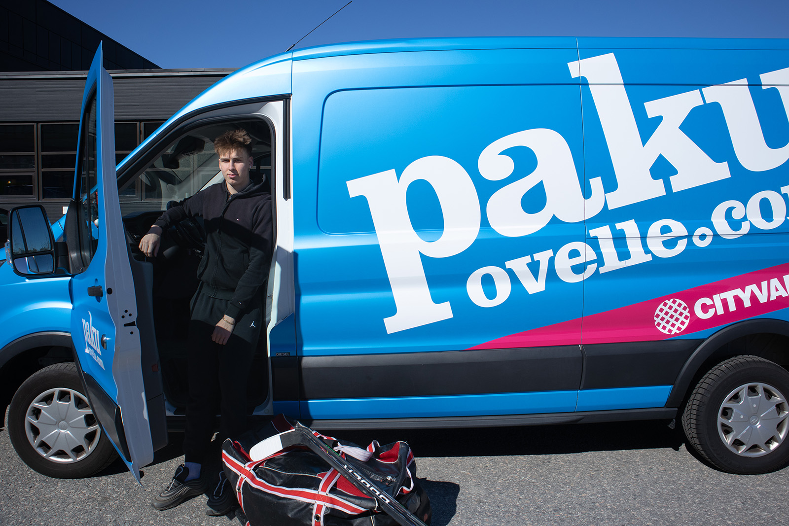 Verneri Valojärvi valitsi muuttoonsa PakuOvelle -pakun